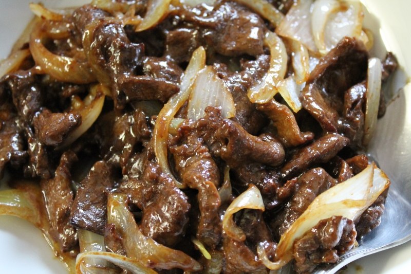 Stir-Fry Beef With Onions - 洋葱牛肉
