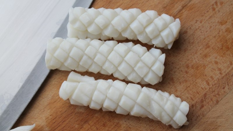 Cylinder of Small Cubes Squid Cutting