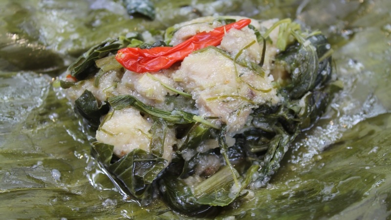 Lao Steamed Chicken in Banana Leaves - Mok Kaï