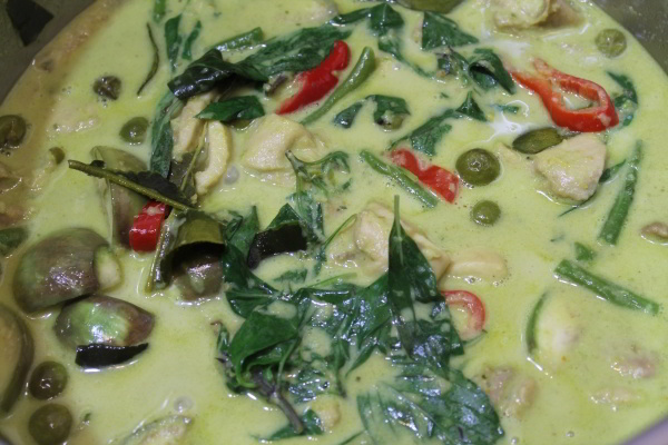 Thai Green Curry Chicken - แกงเขียวหวาน