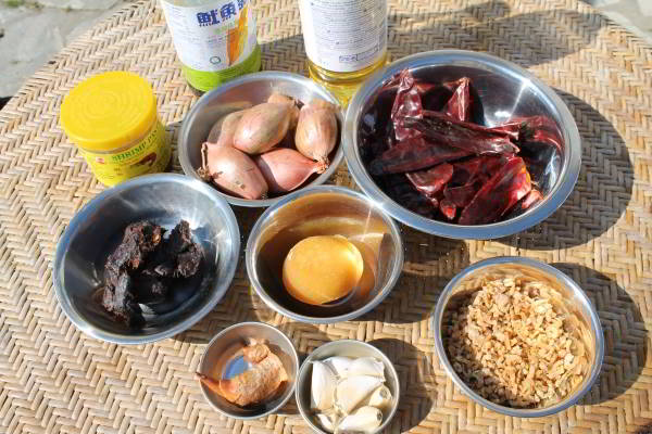 Prik Pao chilli paste ingredients