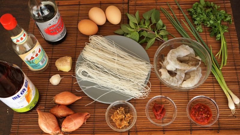Crispy Rice Noodles with Sweet & Sour Sauce Ingredients