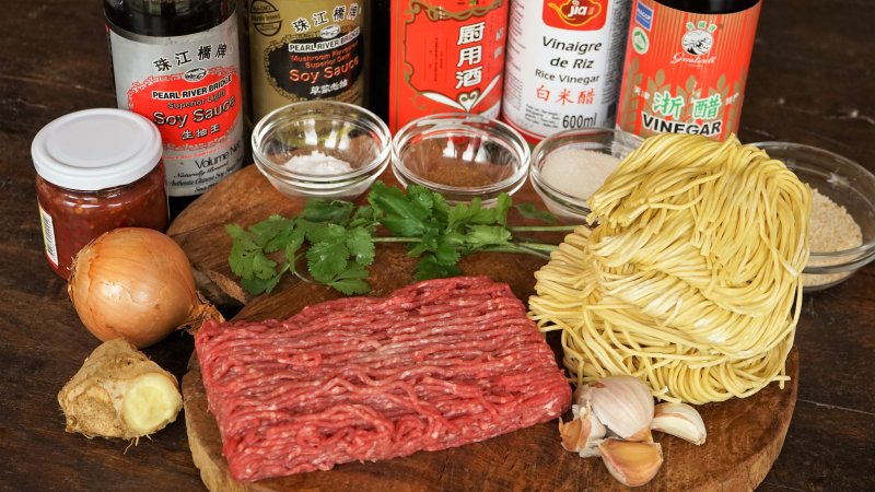 Boulettes de bœuf du Général Tao et Nouilles sautées - les ingrédients