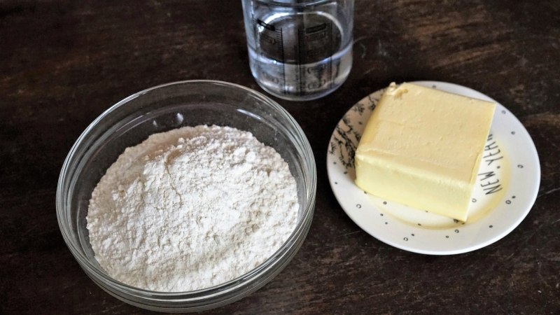 Ingrédients pour la pâte feuilletée des pasteis de nata