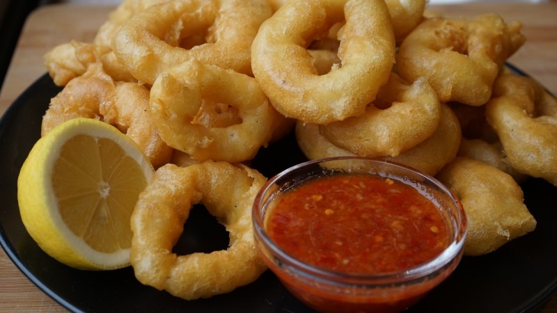 Crispy Squid Rings with Hot Dipping Sauce