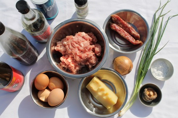 Chinese steamed pork buns ingredients for the filling