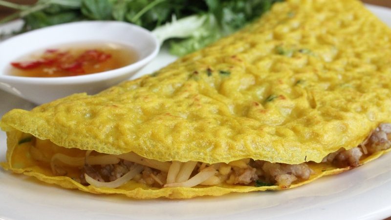 Banh Xéo - Crêpes vietnamiennes - Le Riz Jaune  Poulet thaï aux noix de  cajou, Livre de recette, Crepe vietnamienne