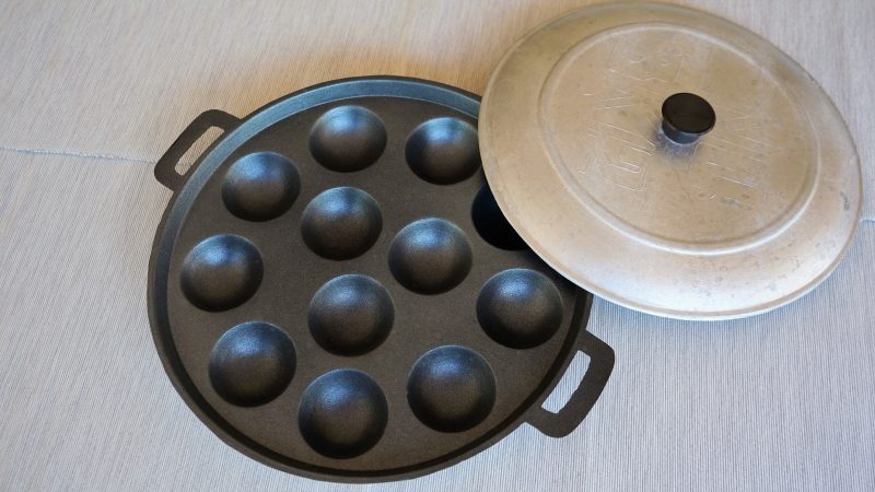 Pan to make Kanom Krok Pancakes