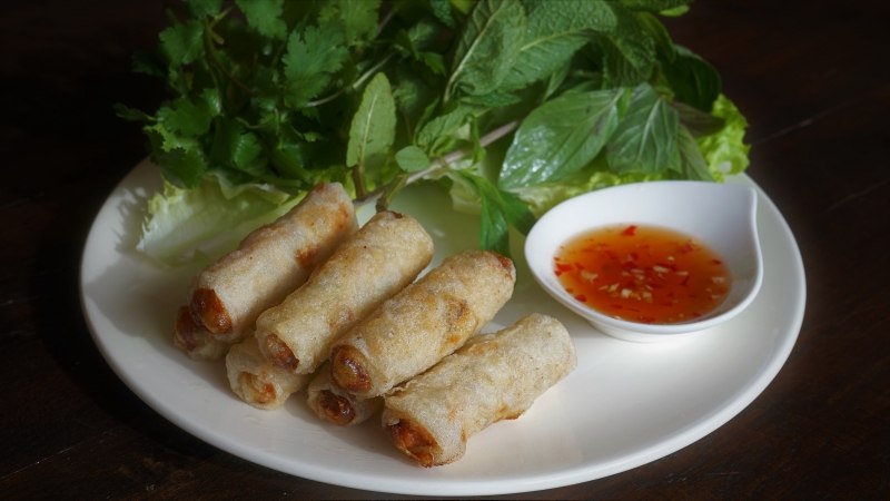 Vietnamese Chicken Crispy Spring Rolls
