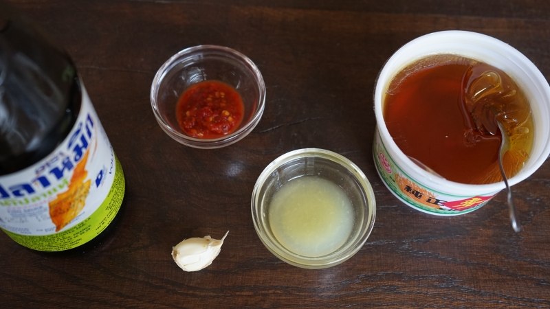 Malt Syrup And Chili Dipping Sauce Ingredients