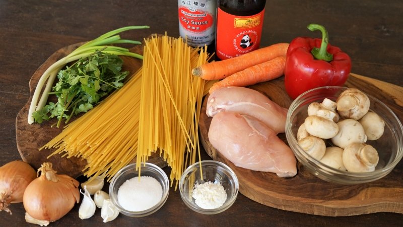 Chinese Style Stir-Fry Chicken Spaghetti Ingredients